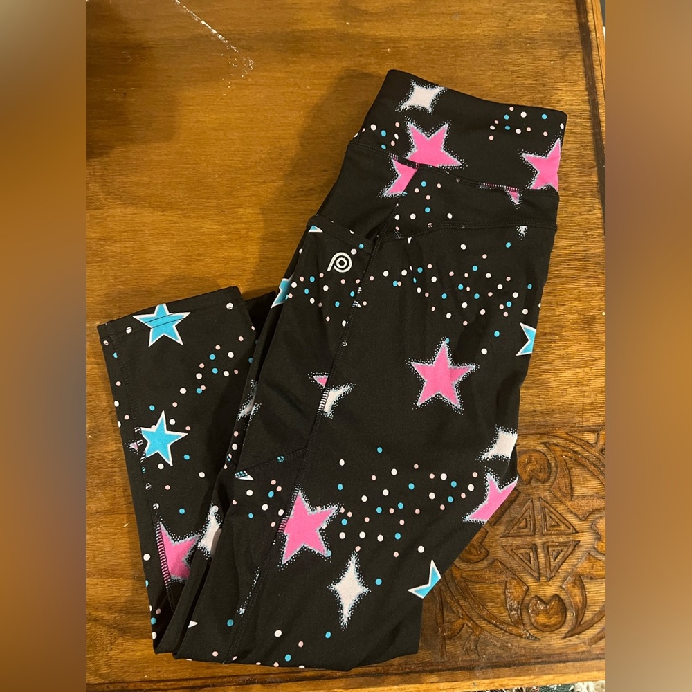 POP Fit Pixie Crop Leggings - Black with Pink and Blue Stars